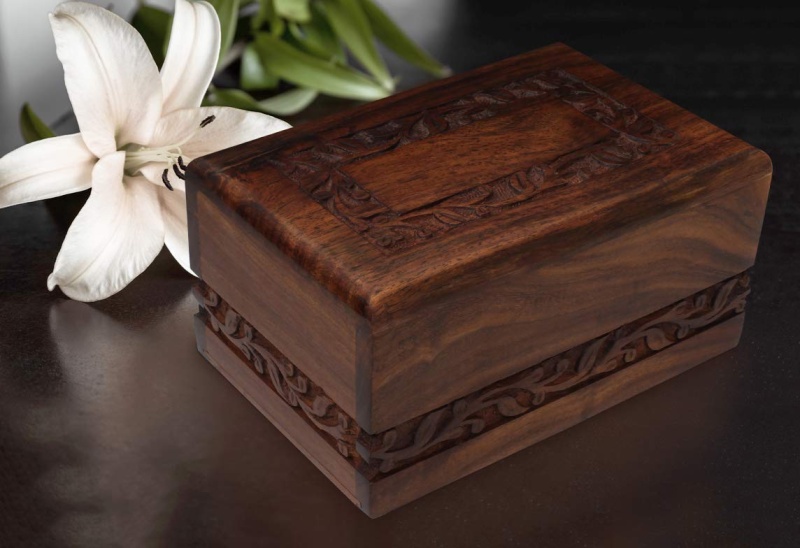 Bogati Hand Carved Rosewood Urn With Border Design Medium