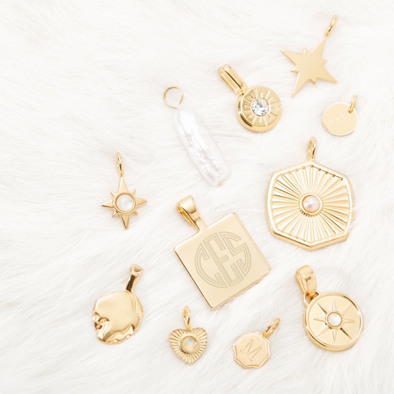 Rosa Compass Coin Charm - Gold