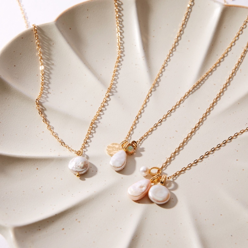 Florence Pearl Charm Pendant - Gold