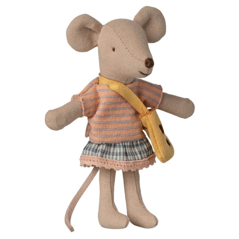 Little Sister Mouse With Cheese Bag