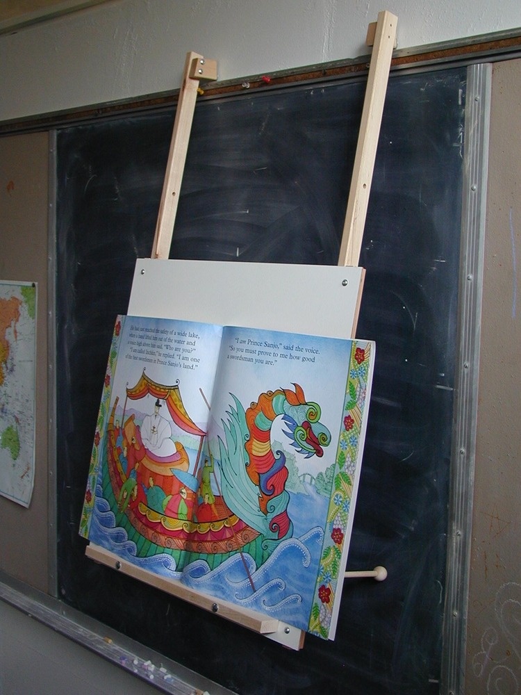 Hanging Big Book Easel