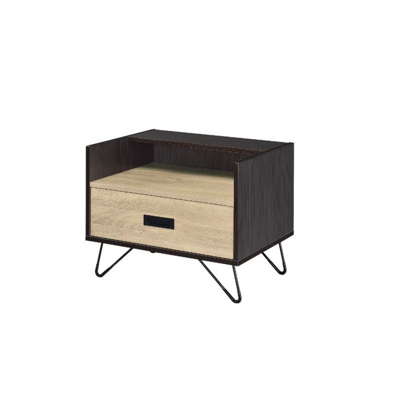 Accent Table Possessing Metal Leg With Tip