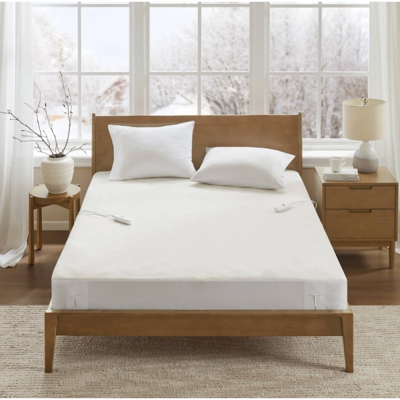 Nonwoven Heated Mattress Pad, White