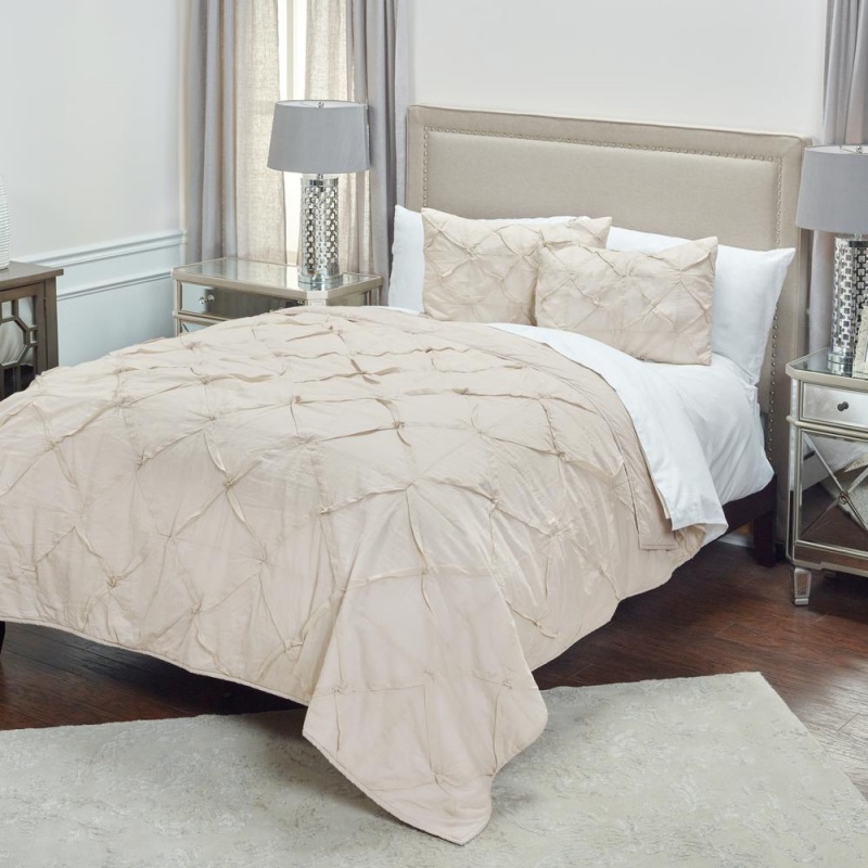 Rizzy Home 70" x 86" Quilt