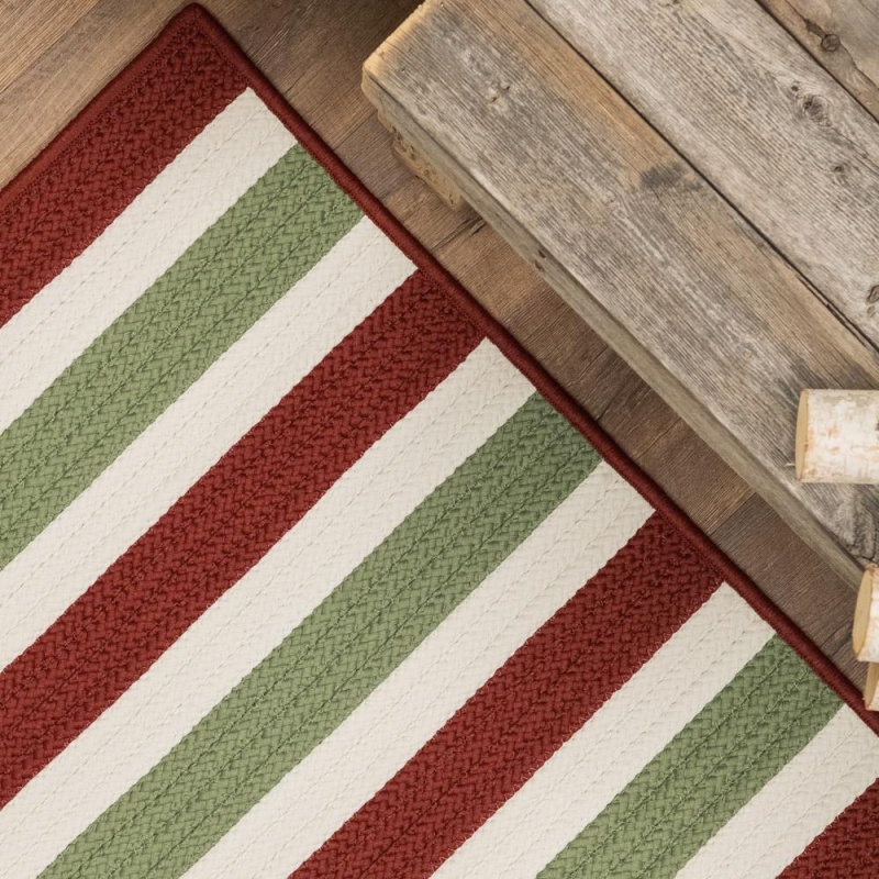 Rudolf Reversible Holiday Rug - Red/Green/White 42" X 66"