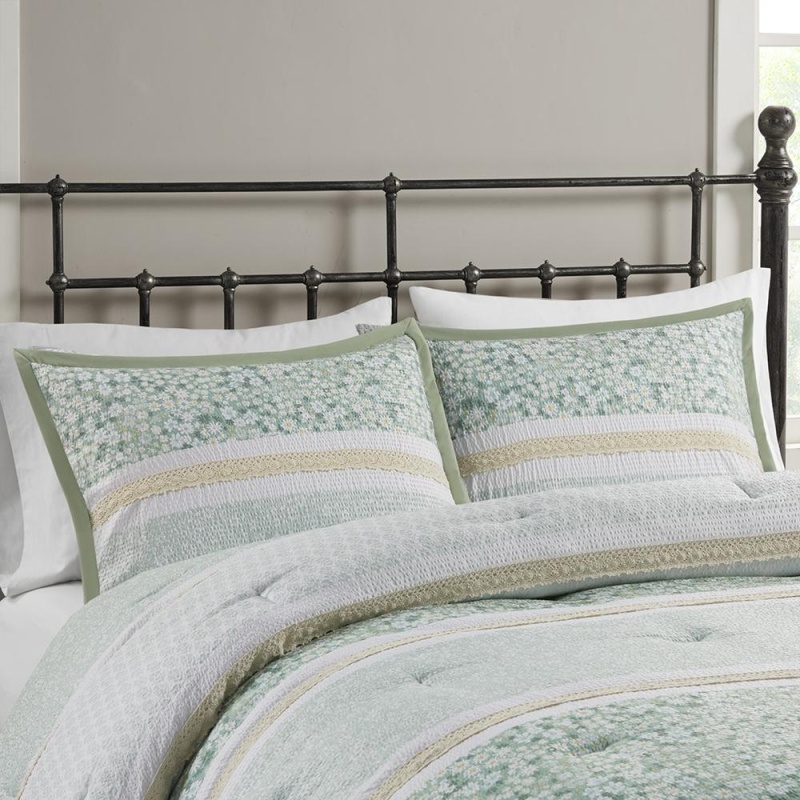 5 Piece Seersucker Comforter Set With Throw Pillows