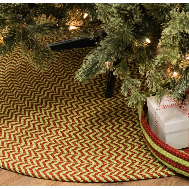 Holiday-Vibes Under Tree Reversible Round Rug - Chevron Vibe 55” X 55”