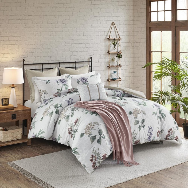 7 Piece Printed Seersucker Comforter Set With Throw Blanket