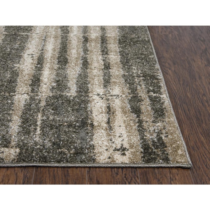 7' X 10' Machine-Made Rectangle Rug