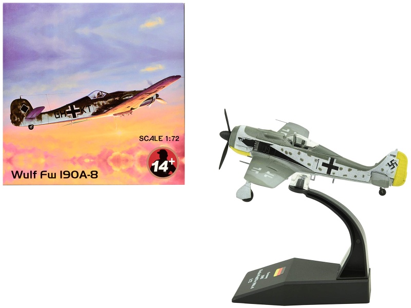 Focke-Wulf Fw 190A-8 Fighter Aircraft 1/72 Diecast Model Airplane