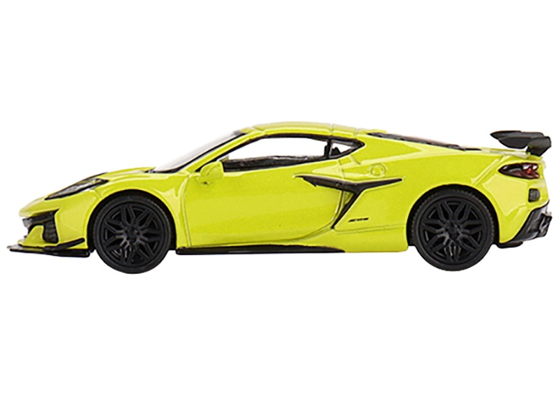 2023 Chevrolet Corvette Z06 Accelerate Yellow Limited Edition To 2400 Pieces Worldwide 1/64 Diecast Model Car By True Scale Miniatures