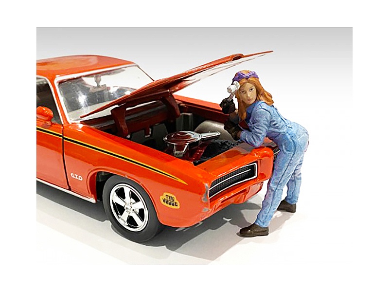 Retro Female Mechanic I Figurine For 1/18 Scale Models By American Diorama