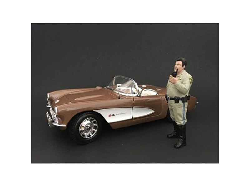 Highway Patrol Officer Talking On The Radio Figurine / Figure For 1:24 Models By American Diorama