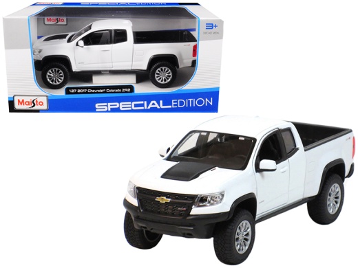2017 Chevrolet Colorado ZR2 Pickup Truck White Diecast Model Car by Maisto