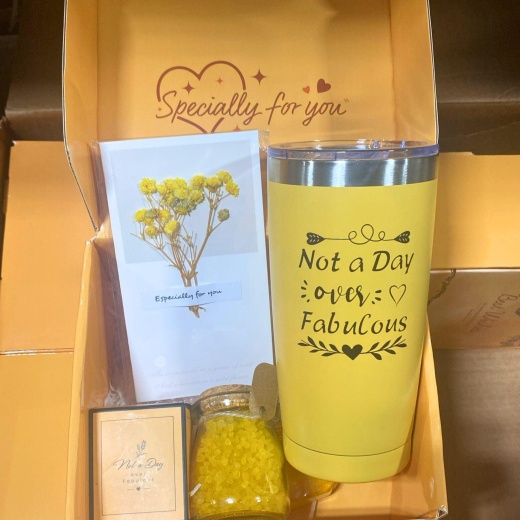 Best Wishes My Happiness Be With You Specially For You Includes A Candle , Tumbler , Card , Compact Mirror & Soap (30 Pcs Lot)