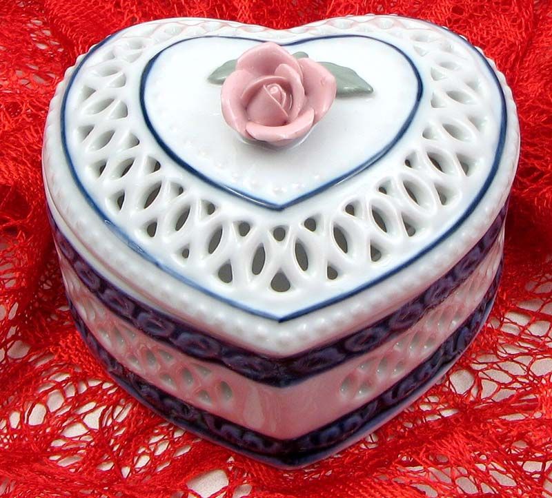 4" Woven Porcelain Heart Box