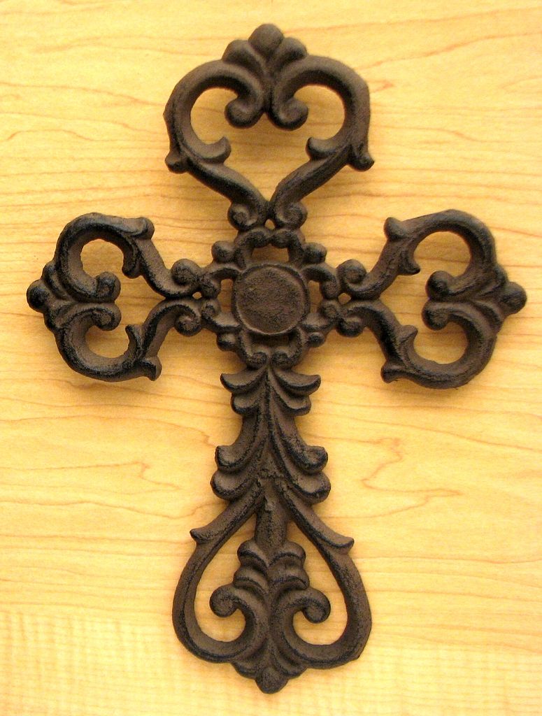 Medium Cast Iron Scroll Cross