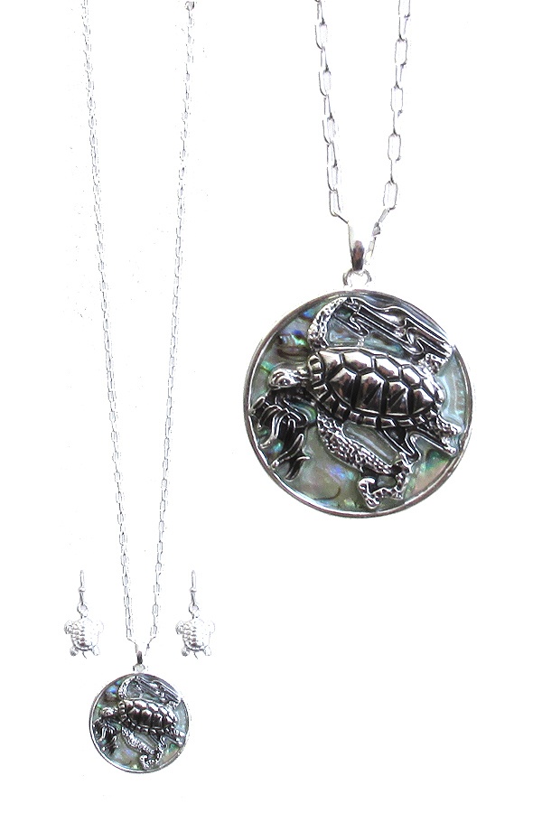 Sealife Theme Disc Pendant Necklace Set - Turtle