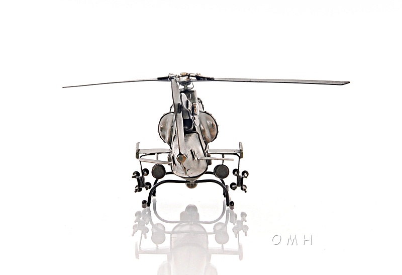 1960S U.S. Attack Helicopter 1:46