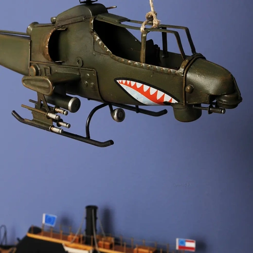 1960S U.S. Attack Helicopter 1:46 Scale Model