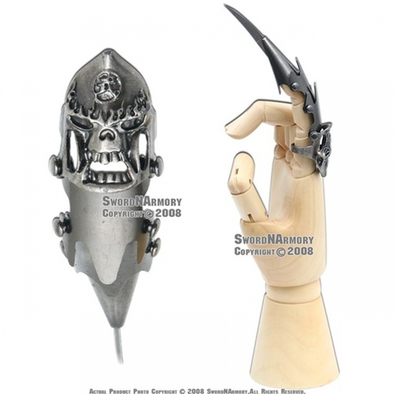 Fantasy Iron Reaver Skull Claw Finger Blade