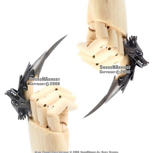 Fantasy Iron Reaver Wolf Claw Finger Blade