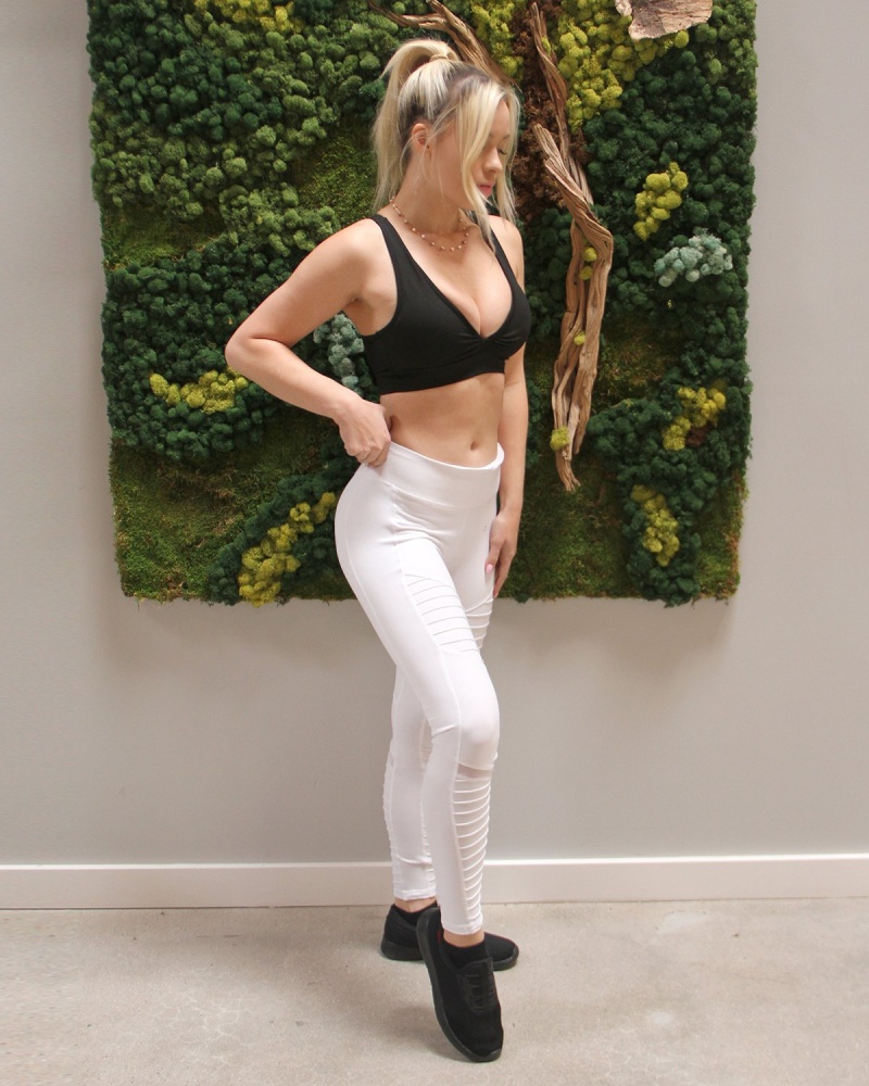 Athletique Low-Waisted Ribbed Leggings With Hidden Pocket And Mesh Panels - White