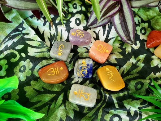 7 Chakra Engraved Big Tumbled Set
