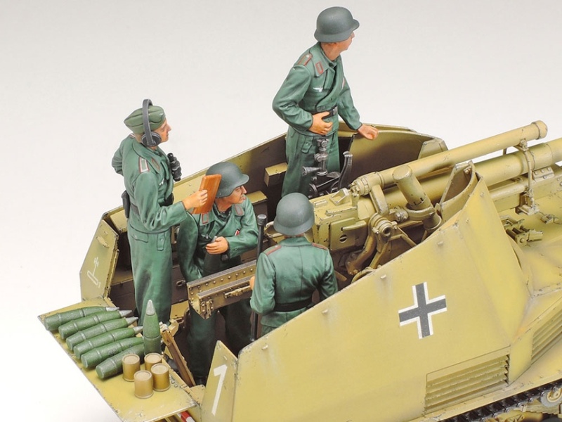 Tamiya German Self-Propelled Wespe "Italian Front" Howitzer Plastic Model Kit, 1/35 Scale